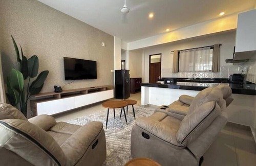Mombasa Apartment | Oceanfront Oasis