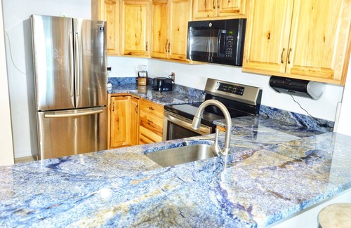 Old Orchard Beach Condo | Oceanfront Penthouse 2BR 2.5BA 6th floor views