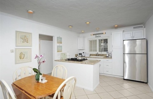 Eastern Malibu Apartment | Oceanfront Retreat on Sandy Carbon Beach - Dolphin