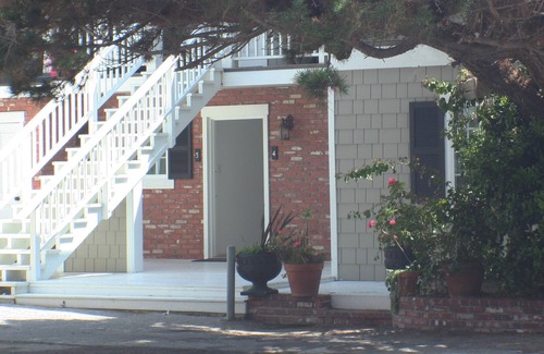 Eastern Malibu Apartment | Oceanfront Retreat on Sandy Carbon Beach - Dolphin