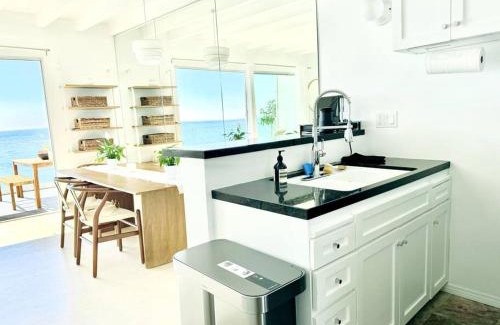 Eastern Malibu Apartment | Oceanfront Retreat Sandy Toes Oasis