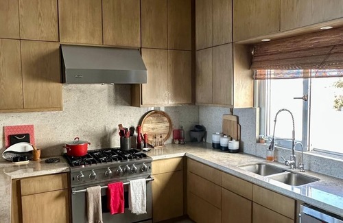 Vinorama Villa | Oceanfront secluded Infinity Pool and Whale Watching surfing Paradise