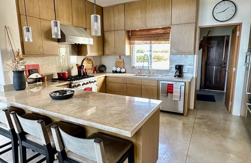 Vinorama Villa | Oceanfront secluded Infinity Pool and Whale Watching surfing Paradise