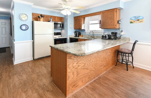 Surfside Beach Condo | Oceanfront, Shared Pool - Surfwatch II 401