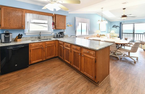 Surfside Beach Condo | Oceanfront, Shared Pool - Surfwatch II 401