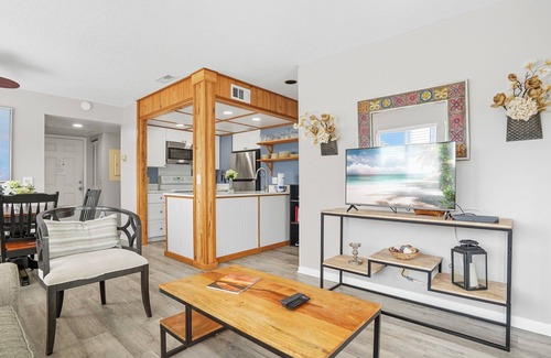 Saint Simons Island Condo | Oceanfront Shipwatch #101 Pool + Boardwalk on East Beach