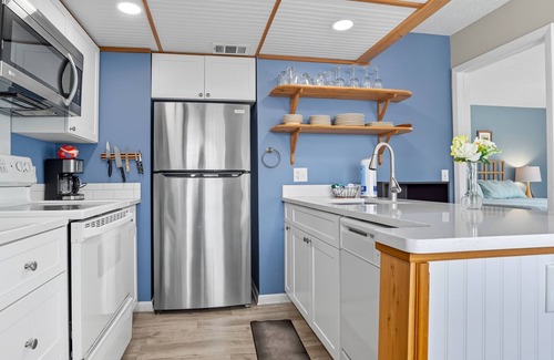 Saint Simons Island Condo | Oceanfront Shipwatch #101 Pool + Boardwalk on East Beach