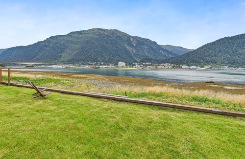 West Juneau Apartment | Oceanfront Studio | Beach Access & Views