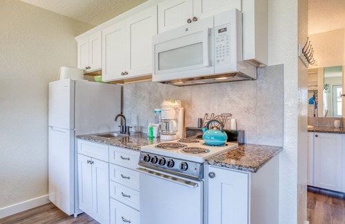 Neskowin Condo | Oceanfront Studio Condo in Neskowin Resort