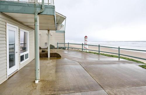 Lincoln City House | Oceanfront Studio - Ground Floor - Sleeps 4