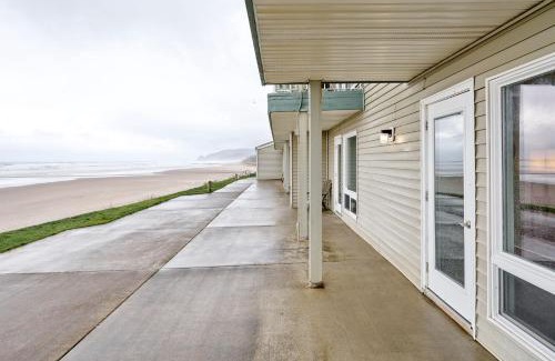 Lincoln City House | Oceanfront Studio - Ground Floor - Sleeps 4