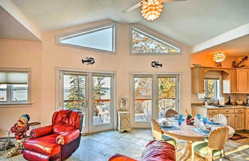 East Sullivan Cottage | Oceanfront Sullivan Cottage on 6 Acres w/Kayak!