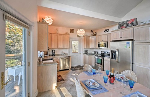 East Sullivan Cottage | Oceanfront Sullivan Cottage on 6 Acres w/Kayak!