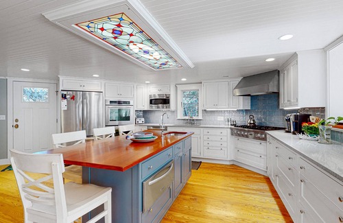 Tenants Harbor House | Oceanfront two-story house with wraparound deck & gas grill - snowbird-friendly