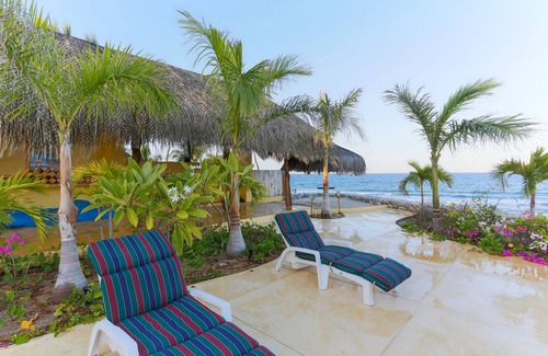 Los Barriles Villa | Oceanfront villa with infinity view pool, 1/2 mile north of LosBarriles sleeps 8
