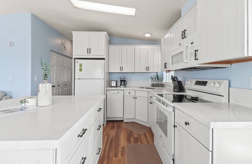 Cutthroat Harbor Estates House | Oceanfront w/stunning open water views and a 60-foot dock! 30 mins to Key West!