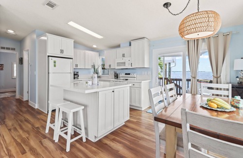 Cutthroat Harbor Estates House | Oceanfront w/stunning open water views and a 60-foot dock! 30 mins to Key West!