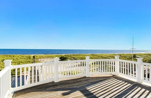 Westhampton Beach House | Oceanfront! Westhampton Beach HUGE discount. with spectacular bay sunset views.