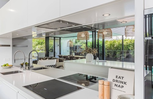 Casuarina House | Oceans Echo - Beachfront luxury holiday home