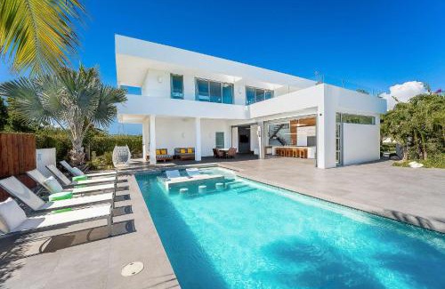 Long Bay Villa | Oceanside 3 Bedroom Luxury Villa with Private Pool, 500ft from Long Bay Beach -V2
