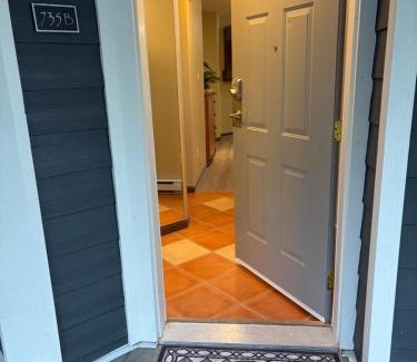 Regional District of Nanaimo Apartment | Oceanside Getaway