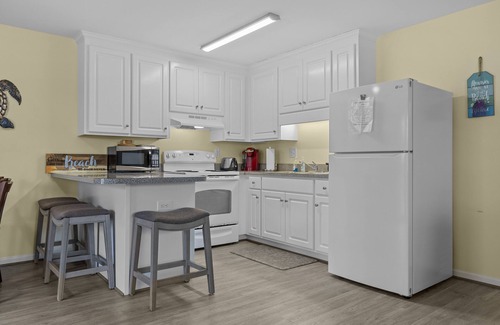 Atlantic Beach Condo | Oceanside/Pet Friendly Condo-Boardwalk Shores C