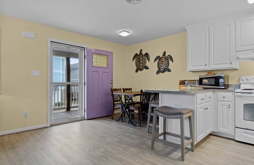 Atlantic Beach Condo | Oceanside/Pet Friendly Condo-Boardwalk Shores C