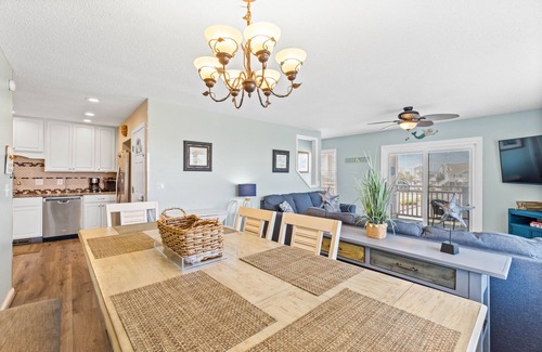 Ocean Isle Beach House | Oceanside/Private Beach Walkway no streets to cross-Sleeps 14, Great Price, Pool