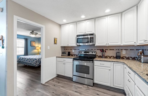 Ocean Isle Beach House | Oceanside/Private Beach Walkway no streets to cross-Sleeps 14, Great Price, Pool