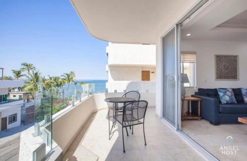 Esterito Apartment | Oceanview Balcony RoofPool Steps to Malecón