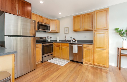 Fire Mountain House | Oceanview Beach Getaway