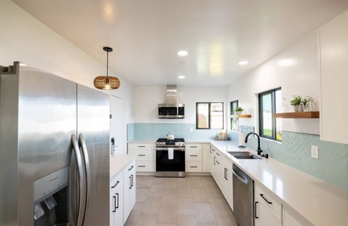 Pismo Beach Hotel | Oceanview Beach House with Family Game Room, Patio with Ocean Views & Fire Pit