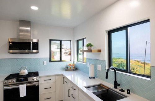 Pismo Beach Hotel | Oceanview Beach House with Family Game Room, Patio with Ocean Views & Fire Pit