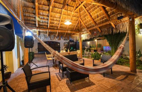 El Manglito House | Oceanview rooftop private pool game room & bar