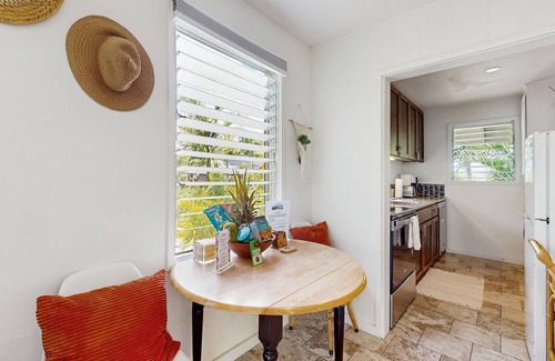 Wailua House Lots Apartment | Oceanview Studio with private lanai, outdoor pool, BBQ area & beach access