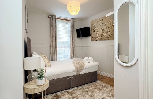 New Lodge Hotel | Ocho Homes Lux By Eight Continents, Belfast
