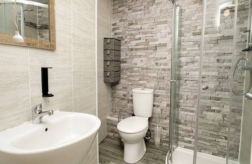 New Lodge Hotel | Ocho Homes Lux By Eight Continents, Belfast
