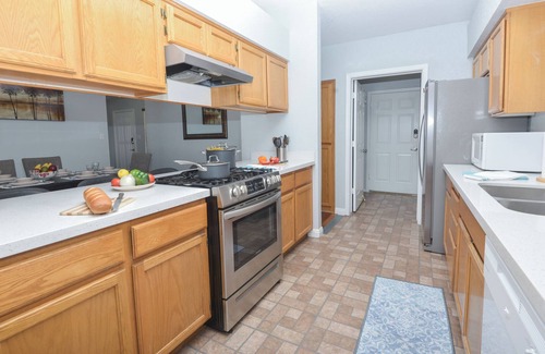 Yuma House | OCO-Heated pool for additional fee and spacious 4br home for your comfort.