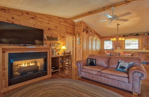 Maggie Valley Cabin | OCT. SPECIALS; 12-14/18-21 Mt. Views, Attached Garage, Flat Parking, Pet Fee.