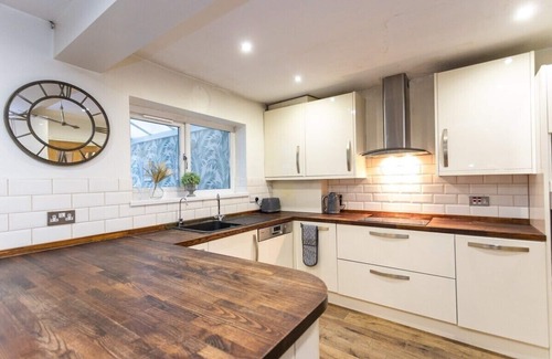 Stoke Bishop Apartment | October Discount - Long Stay - Contractors