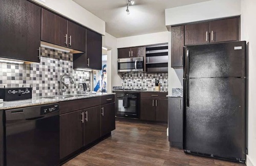 The Galleria Apartment | October Special Steal Stylish Galleria Condo