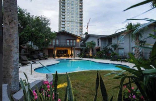 The Galleria Apartment | October Special Steal Stylish Galleria Condo