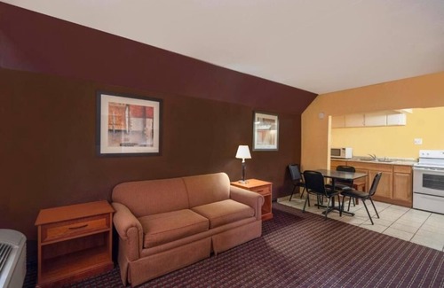 Odessa Hotel | Odessa Room Near Gertrude Bruce Center w/Free Parking