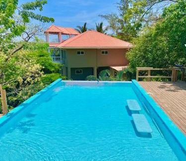 Roatan House | Odyssey Home