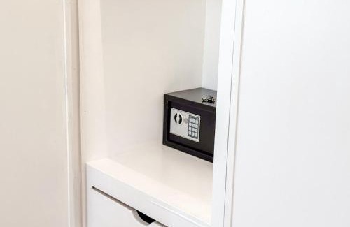 Paco De Arcos Apartment | Oeiras living and work