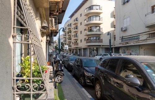 Jaffa Apartment | Ofek's place - NOGA