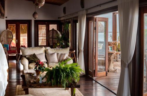 De Bruynewijk Villa | Off-Grid Oceanfront Villa