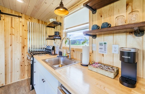 Whitehall Cottage | Off-grid tiny home in apple orchard with million-dollar mountain views!