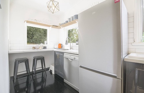 Healesville House | Offers a beautiful space for a family getaway or a romantic holiday for two.