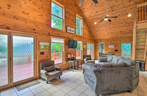Battletown House | Ohio River Views Home with Fireplace and Deck!